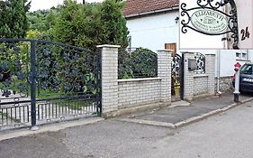 Elizabeth Apartman